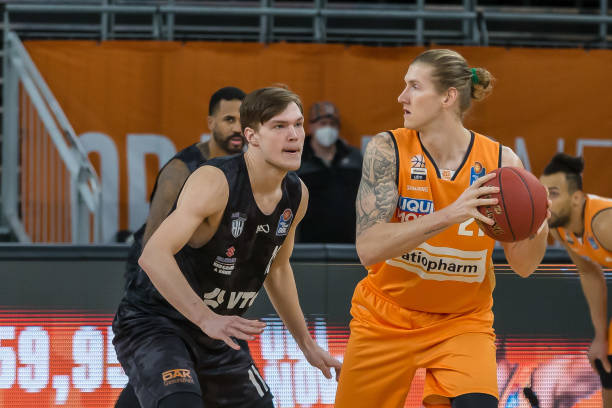 乐部敲响了 乐部敲响了