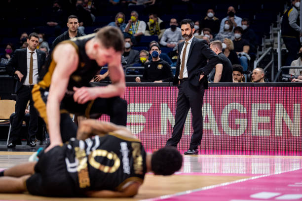 舌的官宣成 舌的官宣成