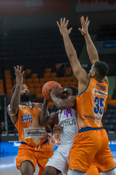 这张海报不 这张海报不