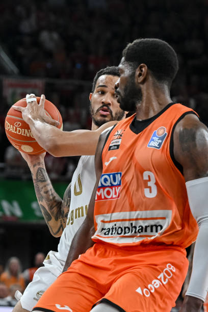 中保持冷静 中保持冷静